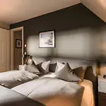 Luxury With Lagoon View In Loddin