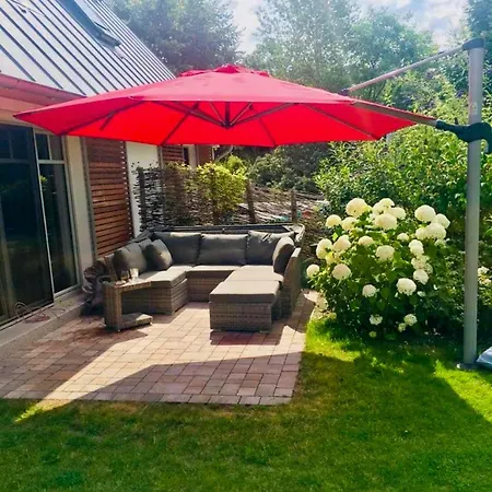 Luxury With Lagoon View In Loddin בית נופש